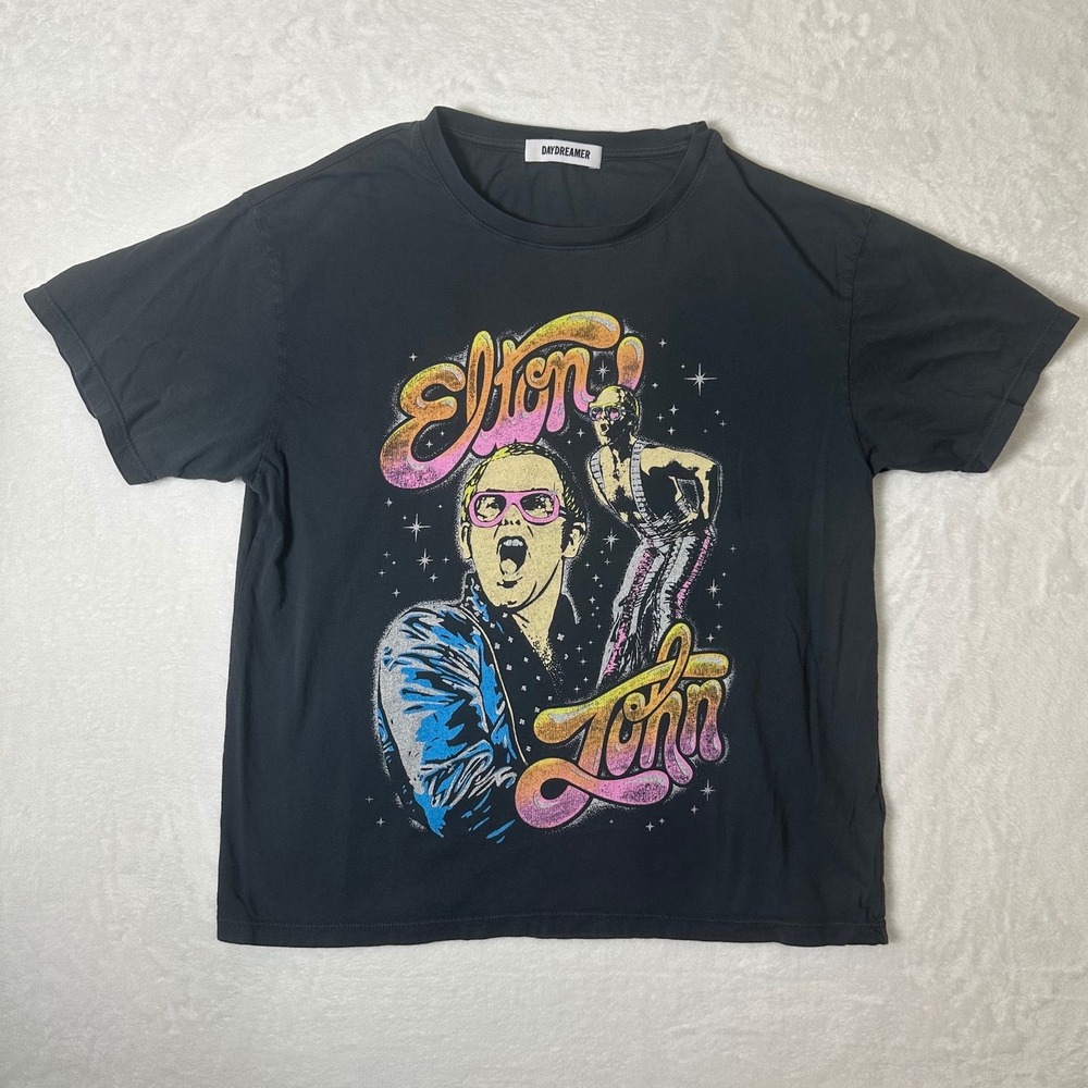 Daydreamer Elton John Graphic T-Shirt Black Short Sleeve Crewneck Vintage Style